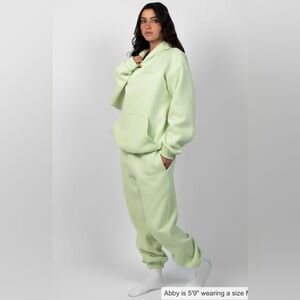 Women's Comfrt Sweatpant and sweatshirt